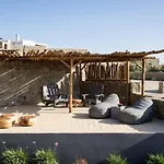 לינה וארוחת בוקר Ikies Of Mykonos 5*