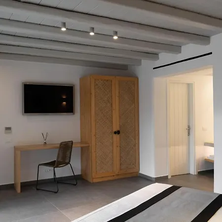 Ikies Of Mykonos B&B 3*