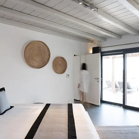 Ikies Of Mykonos B&B
