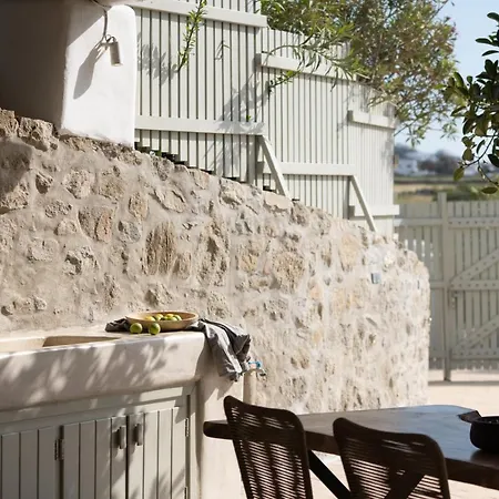 Alojamento de Acomodação e Pequeno-almoço Ikies Of Mykonos 3*
