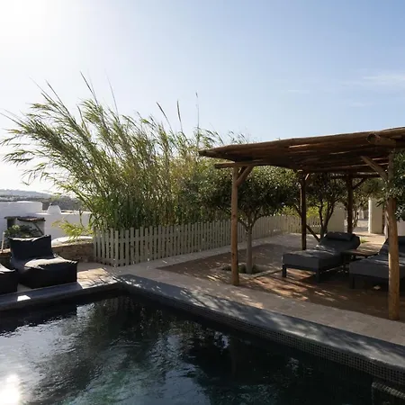 Ikies Of Mykonos Bed and Breakfast 3*